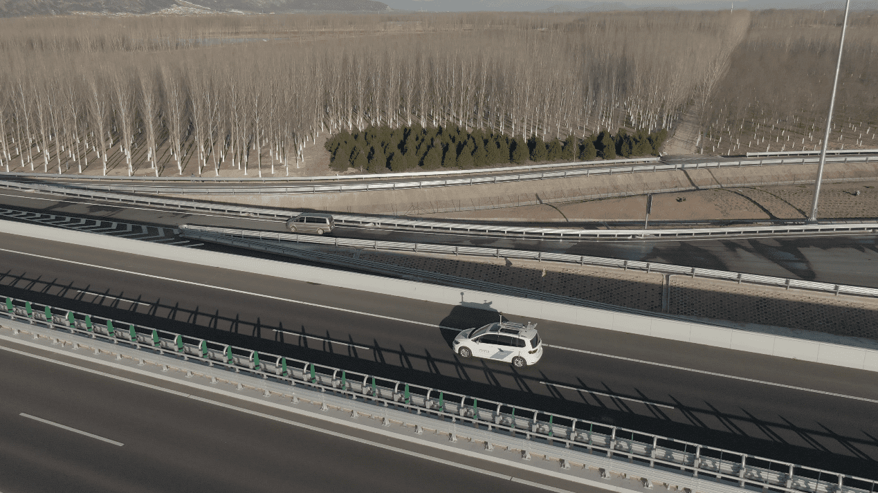 凯发K8(中国)助力高速公路无人驾驶队列测试